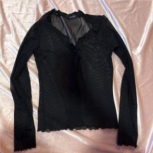Black mesh long sleeve blouse with lace details
#mesh #blacksheer #blackmesh